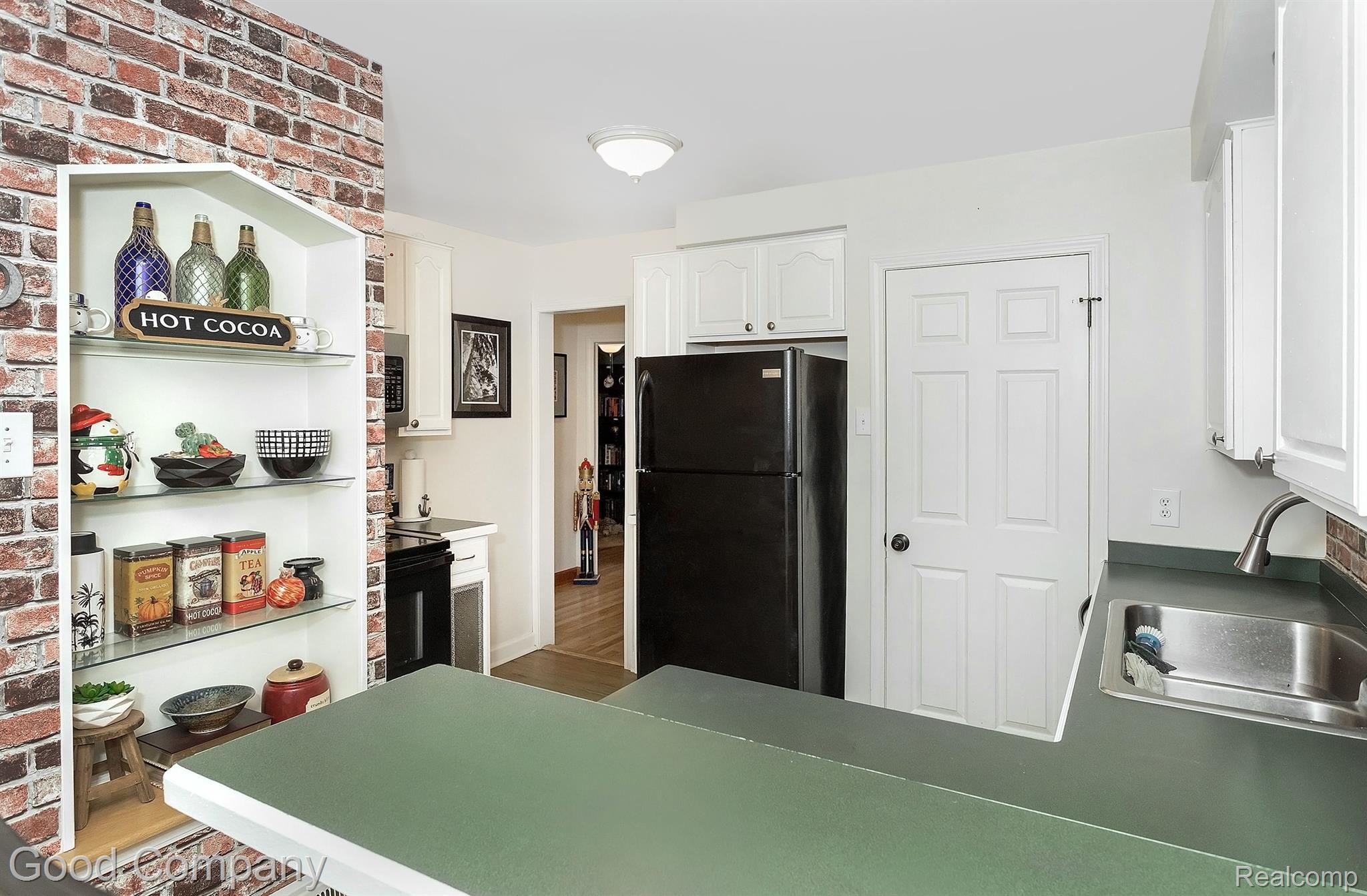 346 Dover Road Waterford, MI 48328 - Photo 7 of 31 Kitchen 1.1