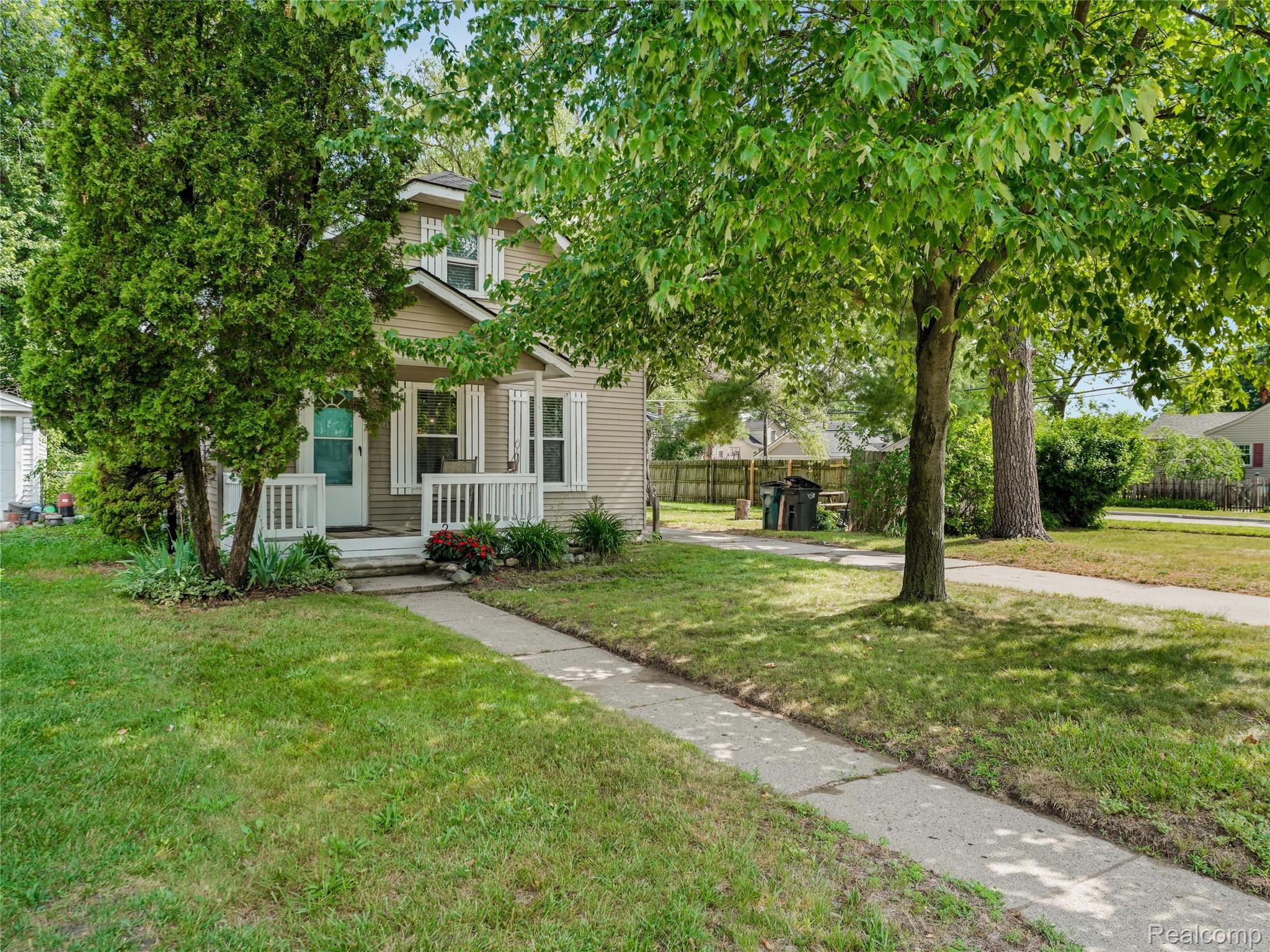 2330 Wiltshire Road Berkley, MI 48072 - Photo 1 of 24 zz29-2330 Wiltshire Rd 0028.jpg