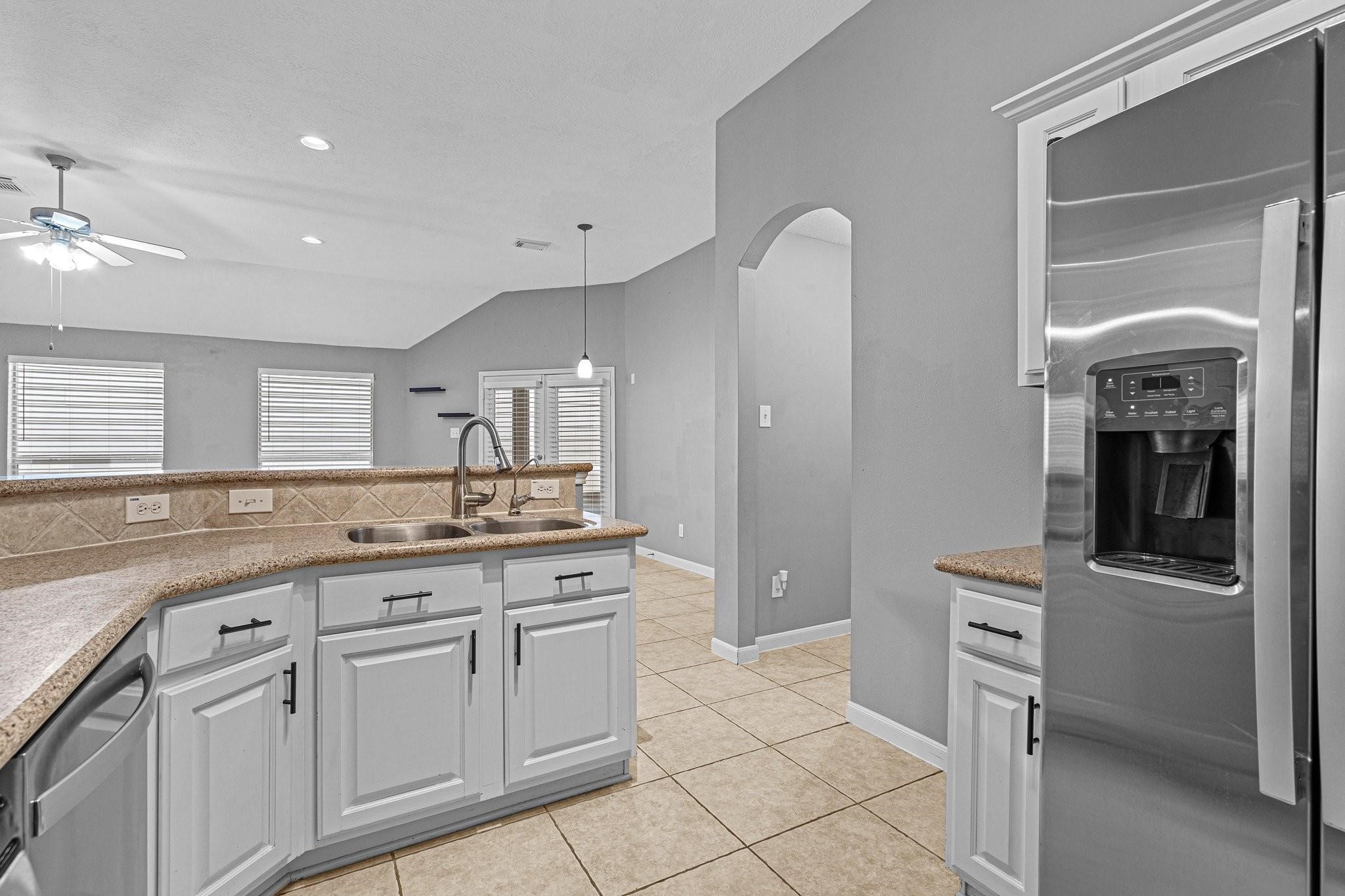 78 Dawns Edge Conroe, TX 77356 - Photo 6 of 20