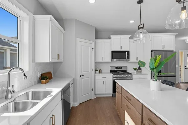 $559,900 | 9815 Pinehurst Drive, Elko New Market, MN 55020