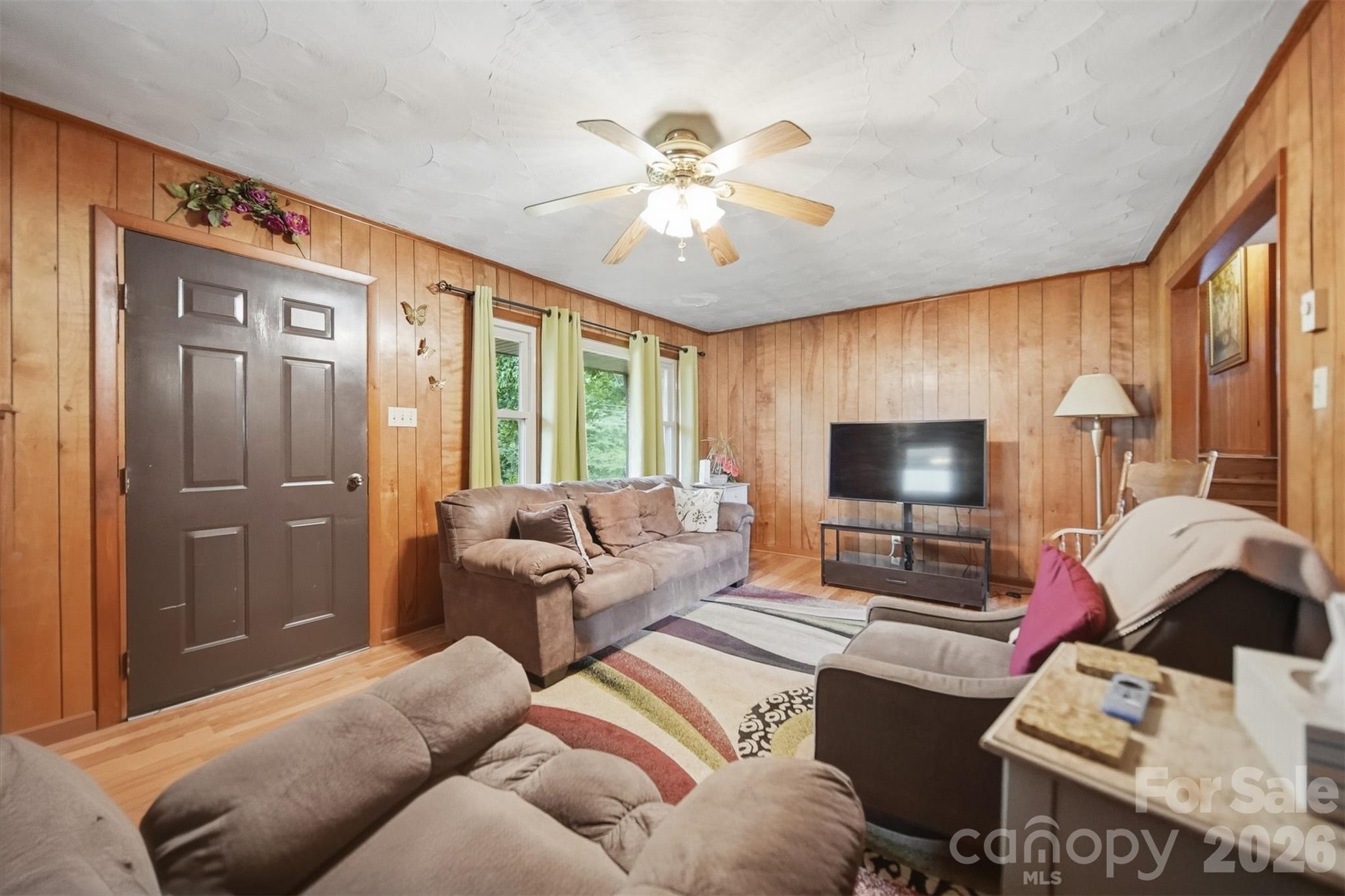 1329 33rd Street Southeast Conover, NC 28613 - Photo 4 of 31