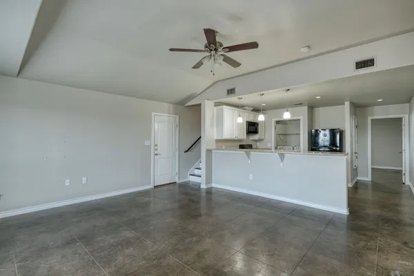 $1,525 | 104 Castleberry Court, Unit A, Bertram, TX 78605