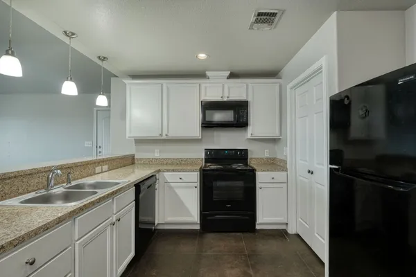 $1,525 | 104 Castleberry Court, Unit A, Bertram, TX 78605