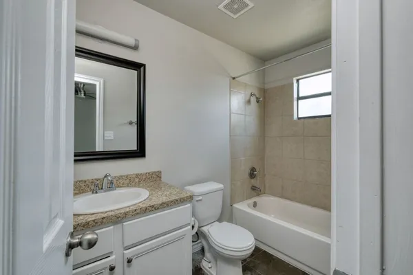 $1,525 | 104 Castleberry Court, Unit A, Bertram, TX 78605