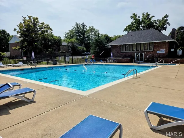 $1,550 | 13415 Land O Woods Drive, Unit 5, Chesterfield, MO 63141