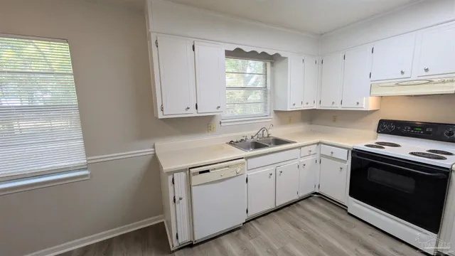 $1,495 | 4233 West Avenida De Golf, Pace, FL 32571