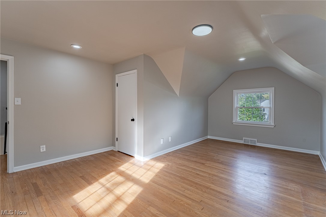 3390 Seaton Road Cleveland, OH 44118 - Photo 23 of 32