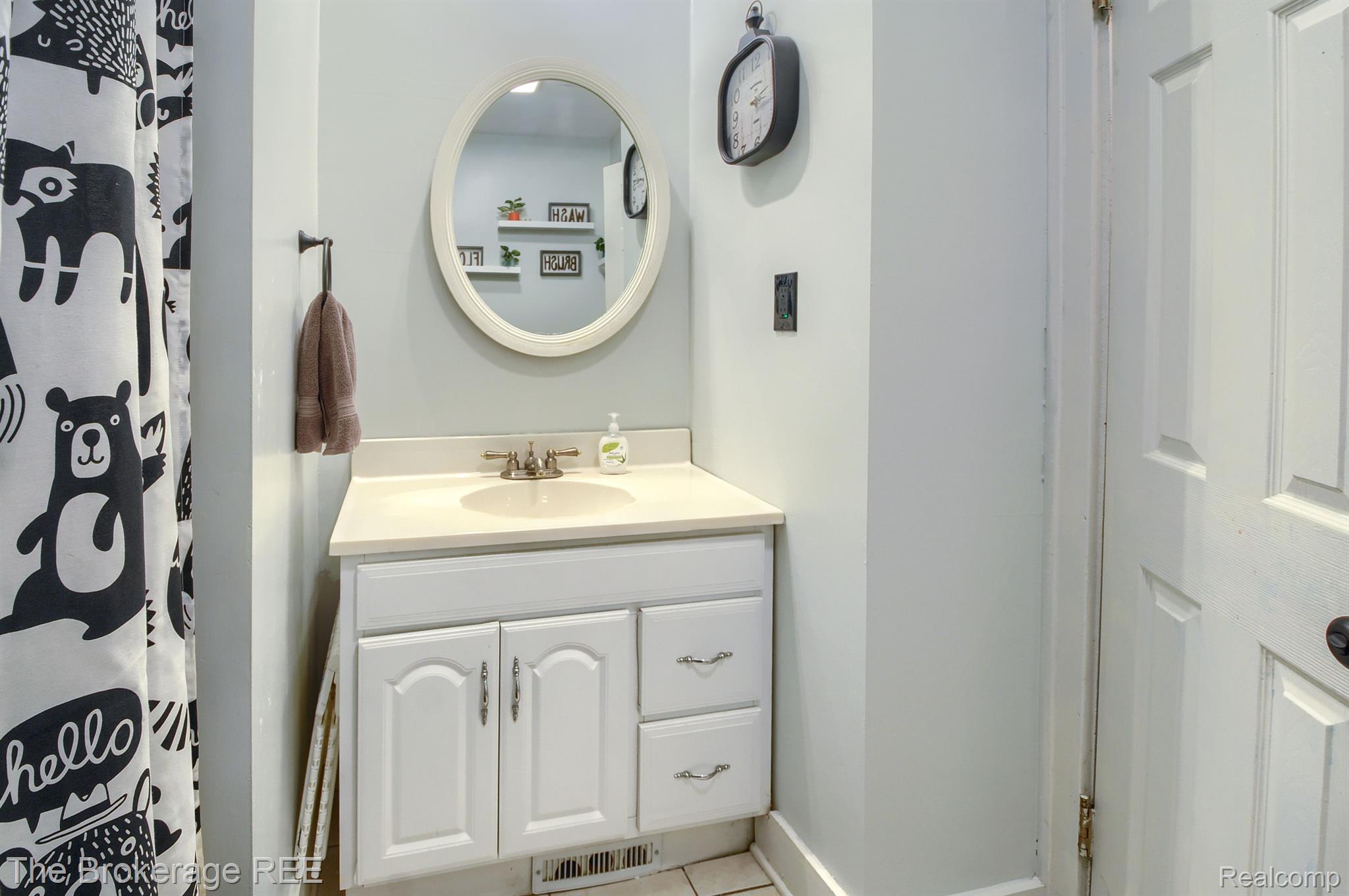 6508 Coldwater Road Flushing, MI 48433 - Photo 22 of 39 Gallery Image 22
