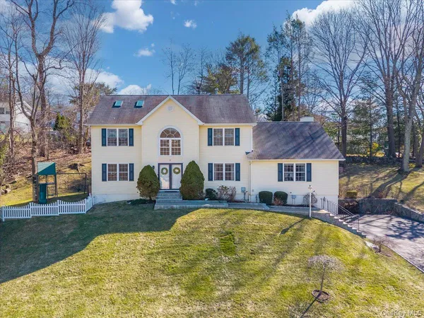 $1,295,000 | 9 Drake Lane, White Plains, NY 10607