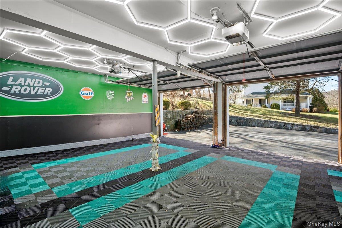 9 Drake Lane White Plains, NY 10607 - Photo 22 of 32 a view of a room with wooden floor