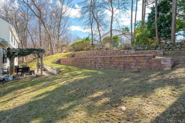 $1,295,000 | 9 Drake Lane, White Plains, NY 10607