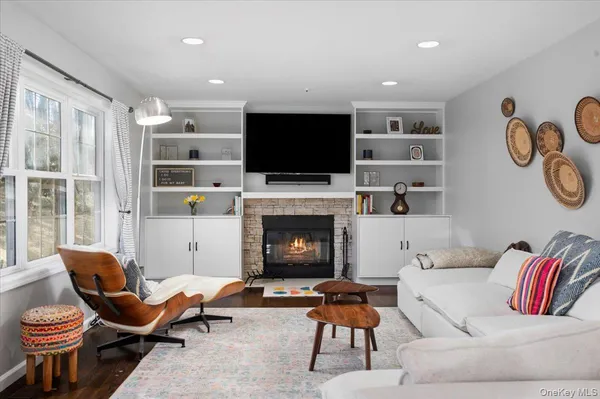 $1,295,000 | 9 Drake Lane, White Plains, NY 10607