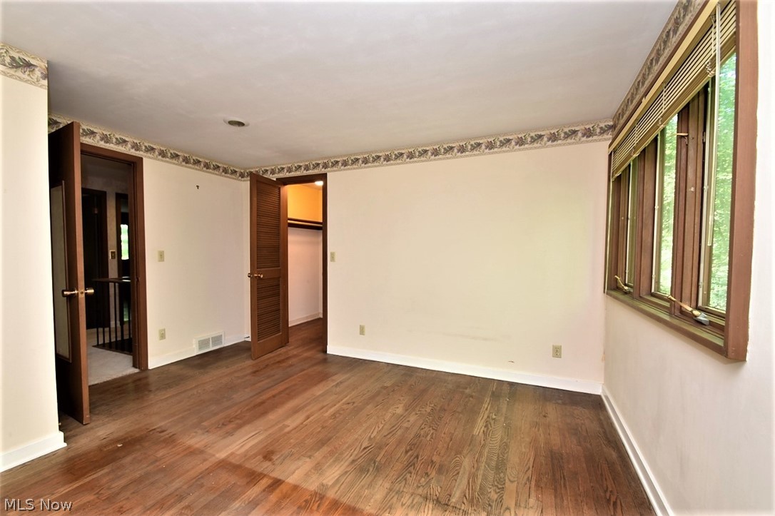 4152 Giles Road Chagrin Falls, OH 44022 - Photo 20 of 31 Bedroom #4 with hardwood floors and large walk in closet