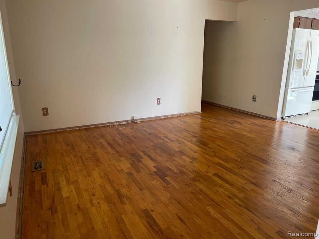 13440 Manchester Road Southgate, MI 48195 - Photo 3 of 29