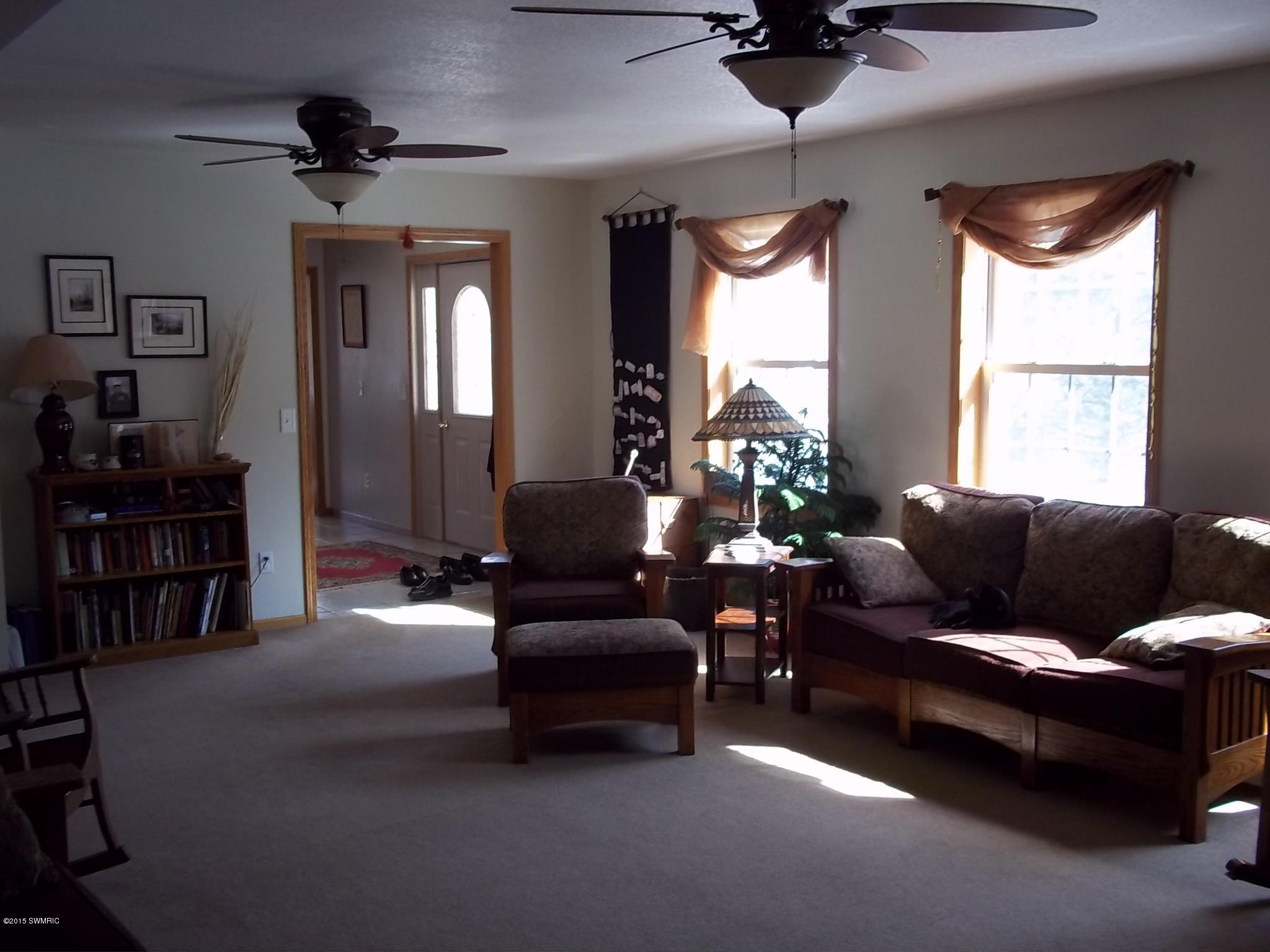 825 State Road Quincy, MI 49082 - Photo 7 of 16 825 State Rd 004.jpg