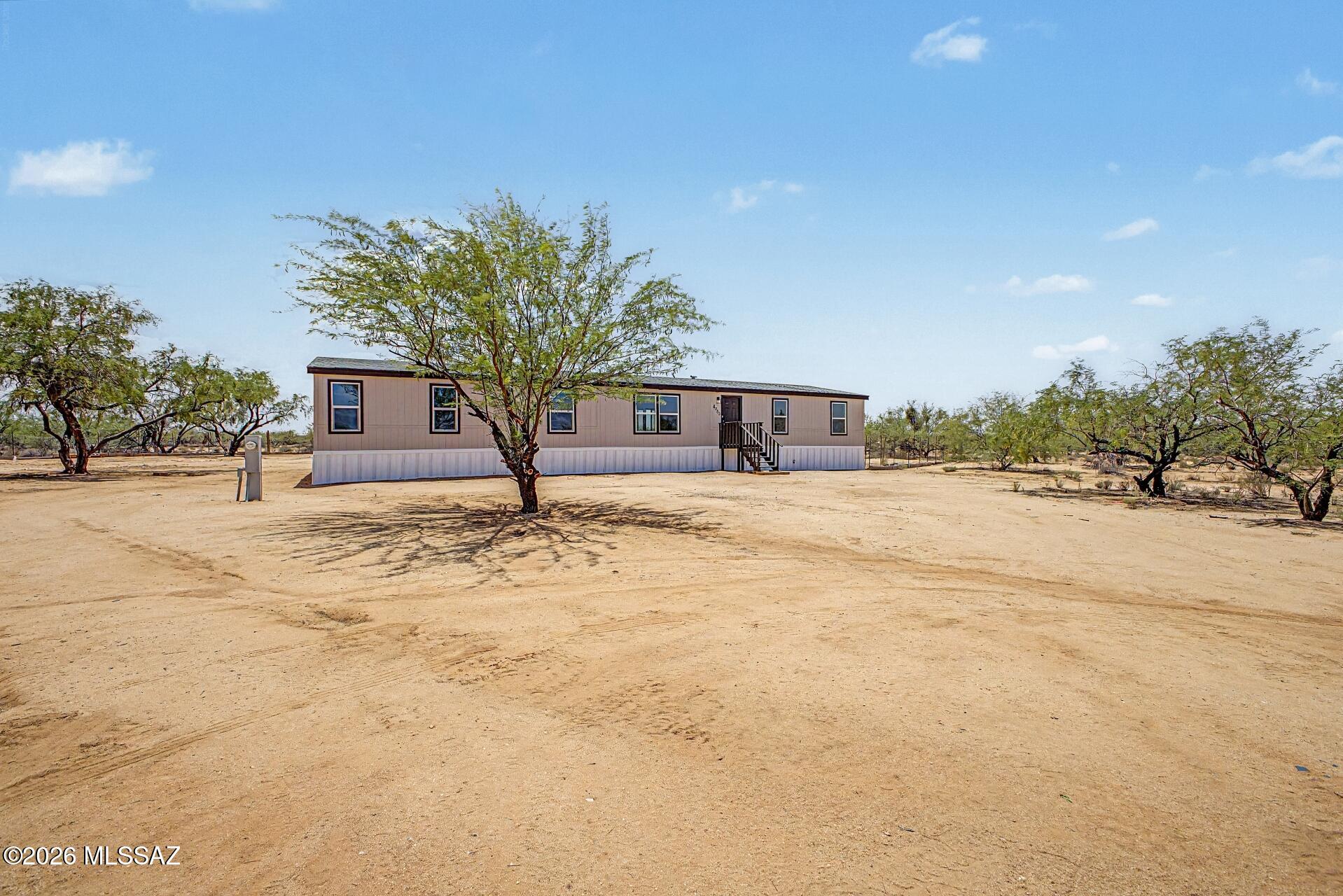 8250 South Marstellar Road Tucson, AZ 85736 - Photo 4 of 41