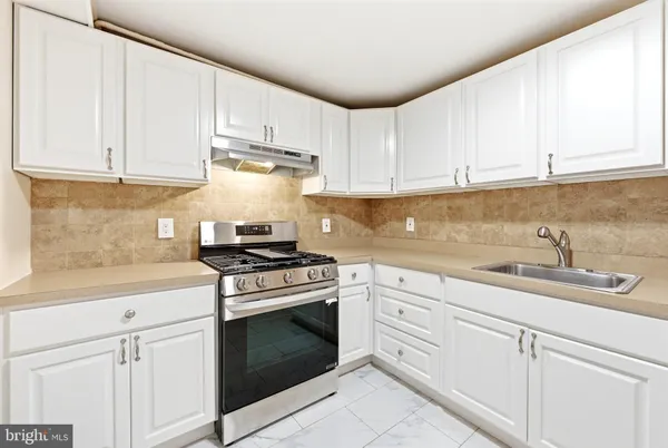 $1,900 | 3774 Highway 27, Unit 4B, Kendall Park, NJ 08540