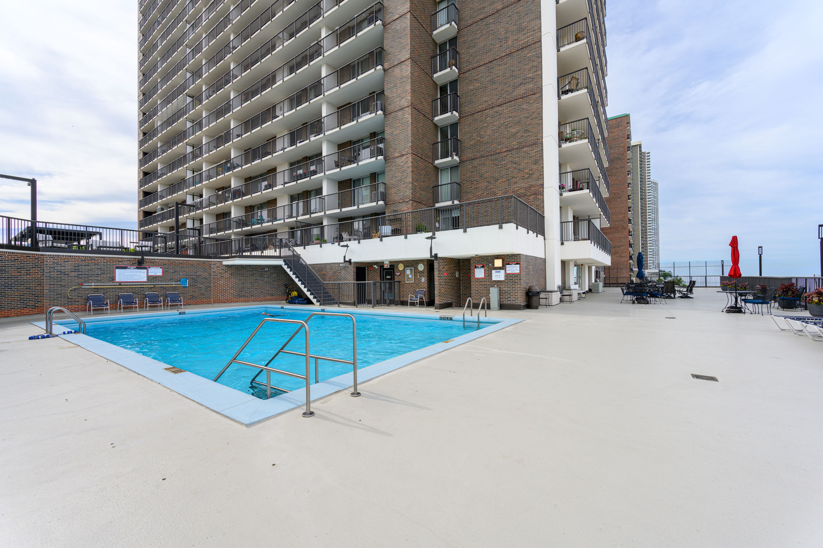 5855 North Sheridan Road, Unit 24J Chicago, IL 60660 - Photo 20 of 25 Gallery Image 20