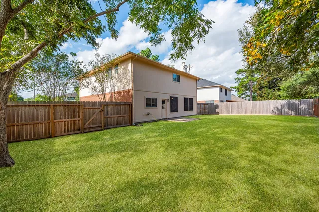 $2,550 | 5115 Cherrywood Court, League City, TX 77573