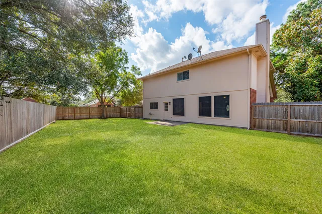 $2,550 | 5115 Cherrywood Court, League City, TX 77573