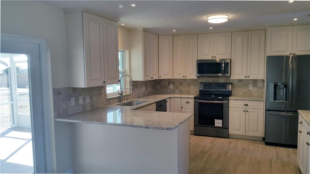 5104 Southeast Horseshoe Point Road Stuart, FL 34997 - Photo 5 of 21 Gallery Image 5