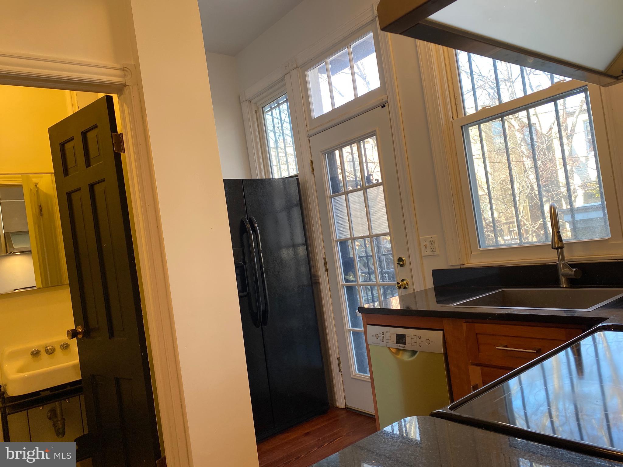 630 C Street Southeast Washington, DC 20003 - Photo 8 of 33