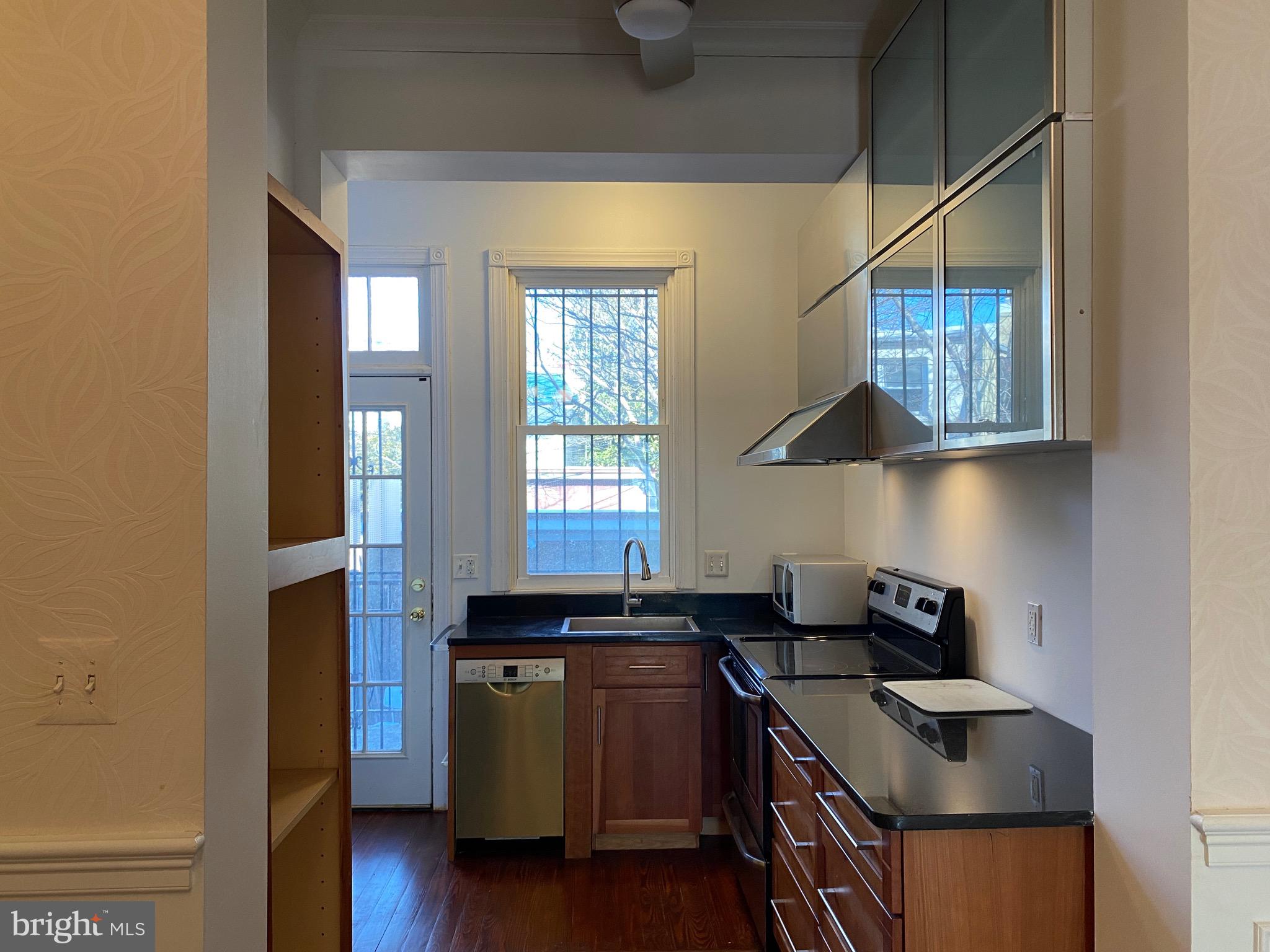 630 C Street Southeast Washington, DC 20003 - Photo 10 of 33