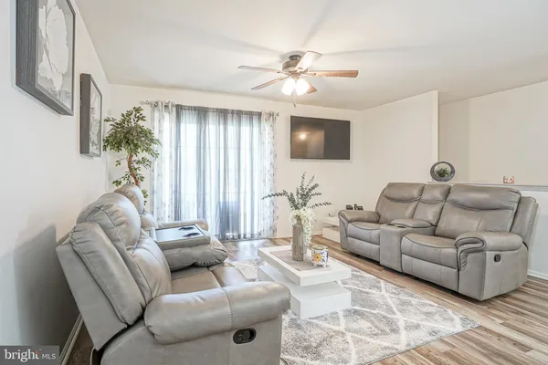 $280,000 | 3802B Adelaide Drive, Mount Laurel, NJ 08054