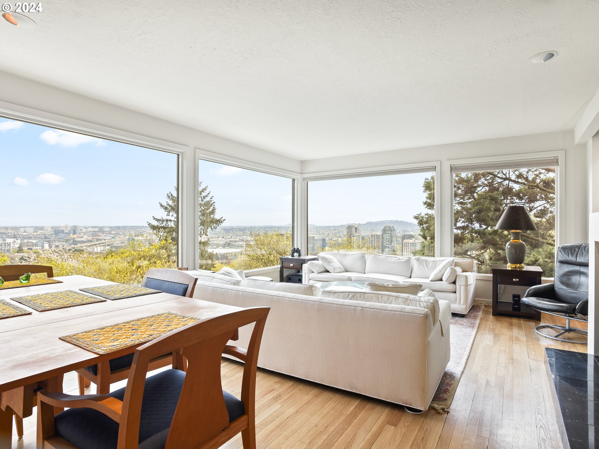 3968 Southwest Condor Avenue Portland, OR 97239 - Photo 2 of 37 Gallery Image 2
