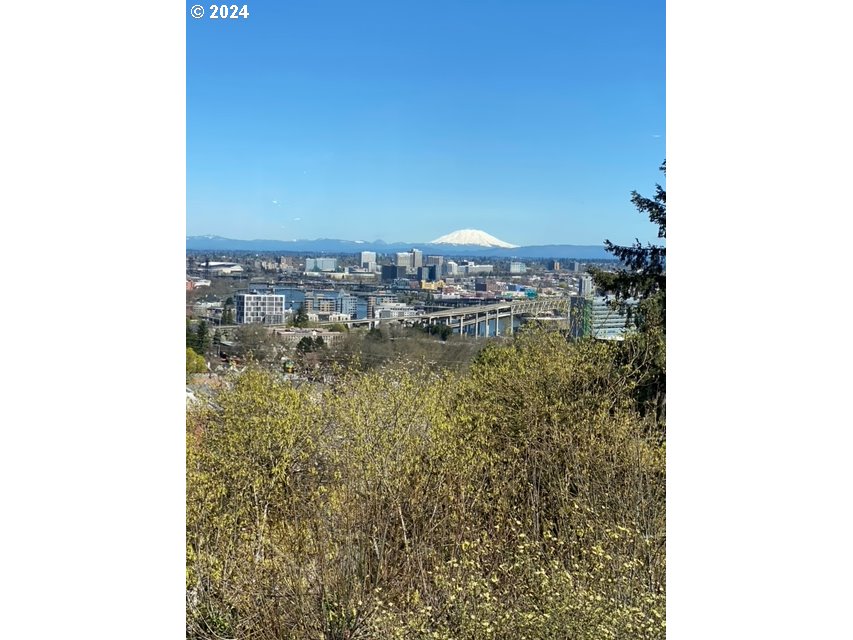 3968 Southwest Condor Avenue Portland, OR 97239 - Photo 5 of 37 Gallery Image 5