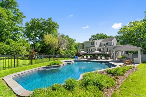 $3,295,000 | 12 Kolbert Drive, Scarsdale, NY 10583