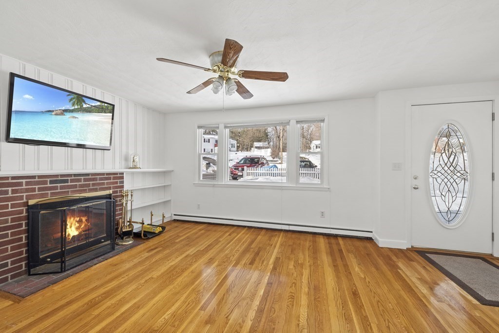 20 Locke Road Billerica, MA 01821 - Photo 4 of 33