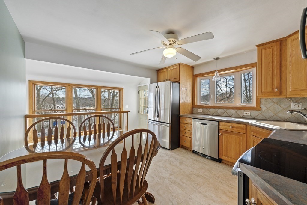 20 Locke Road Billerica, MA 01821 - Photo 8 of 33