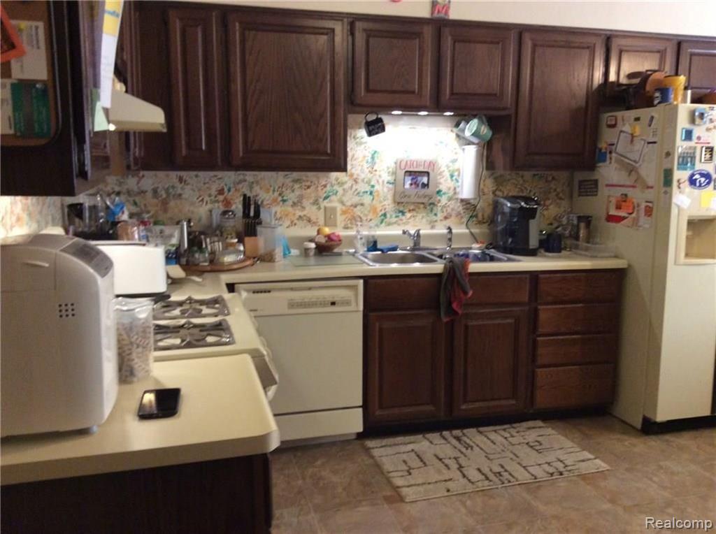 14188 Farm Road Belleville, MI 48111 - Photo 7 of 15