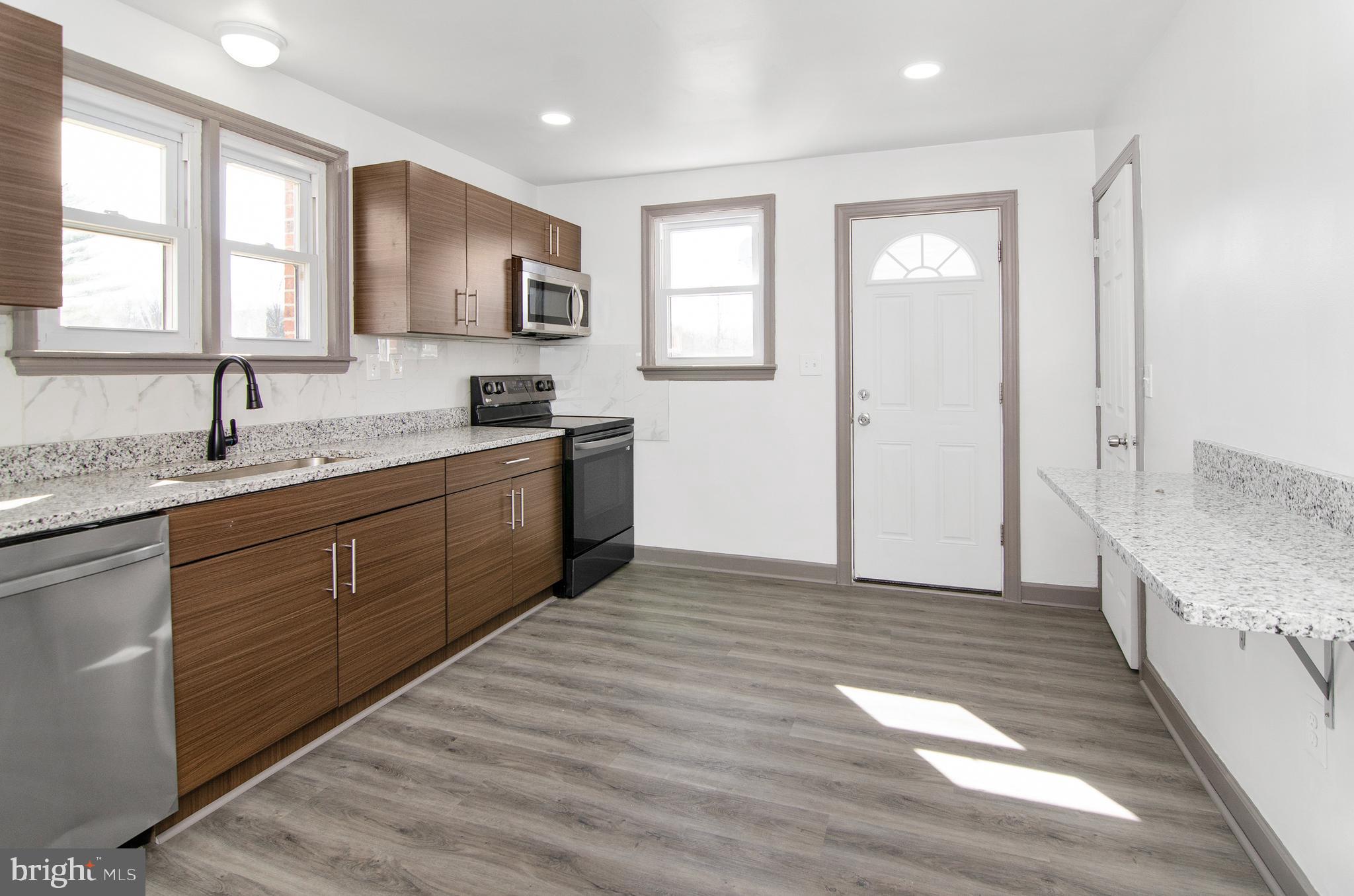 1815 Middleborough Road Essex, MD 21221 - Photo 3 of 25