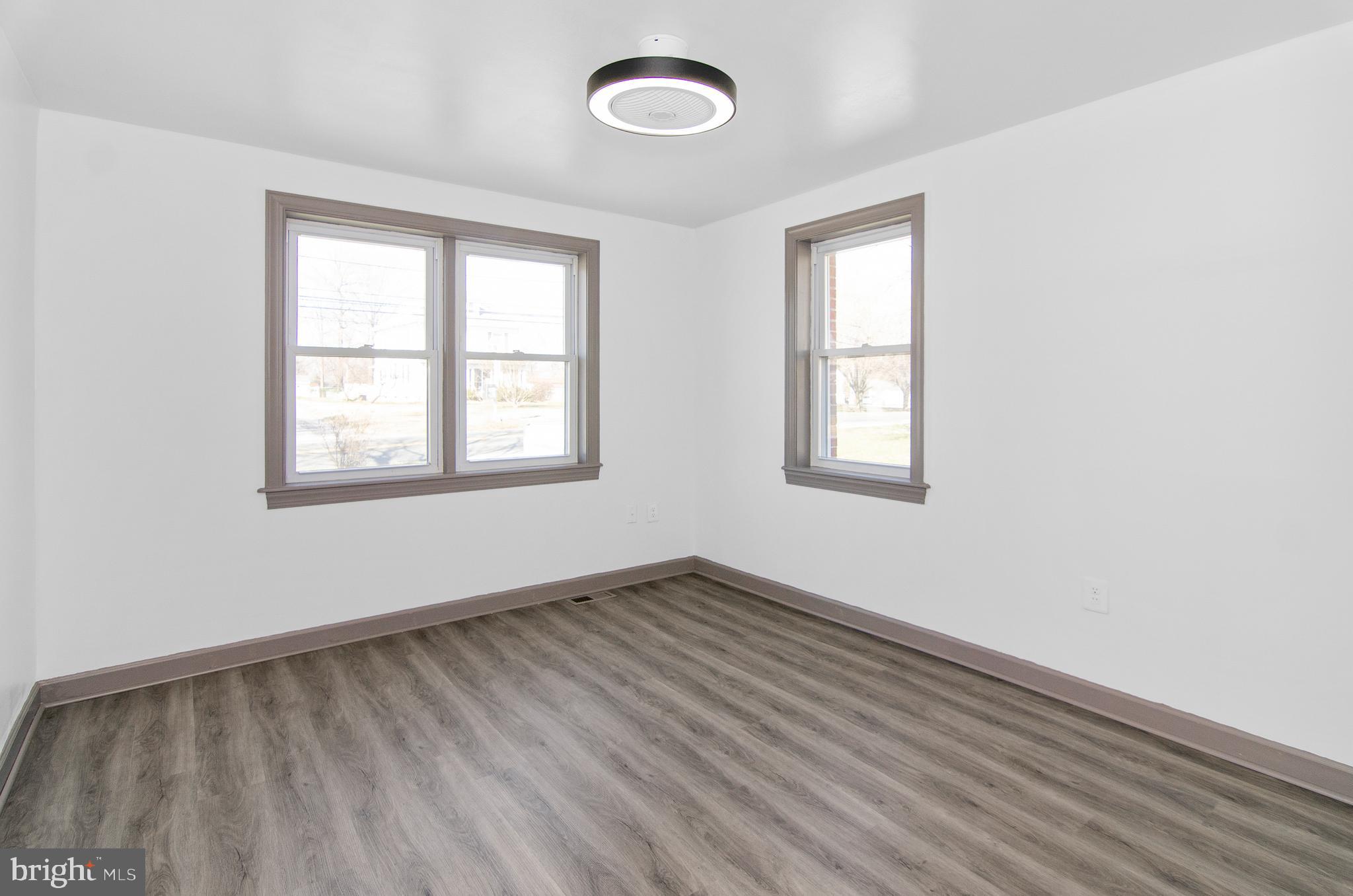 1815 Middleborough Road Essex, MD 21221 - Photo 4 of 25
