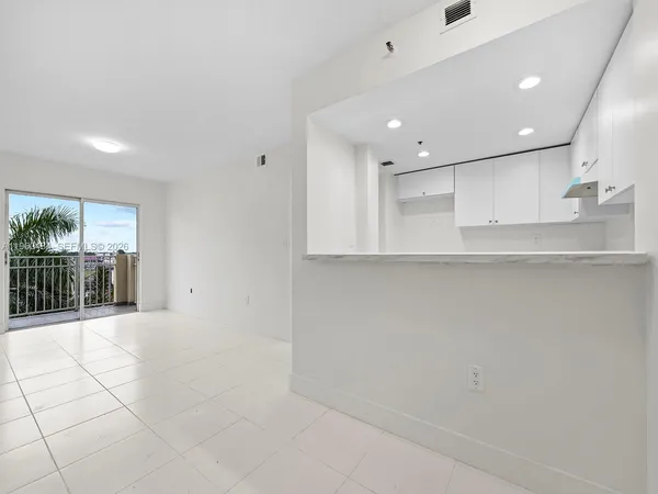 $2,100 | 1750 Northwest 27th Avenue, Miami, FL 33125
