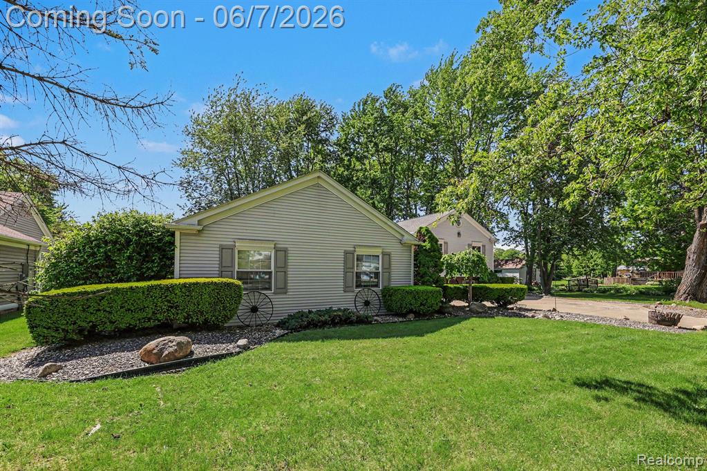 7020 Meldrum Road Fair Haven, MI 48023 - Photo 6 of 43
