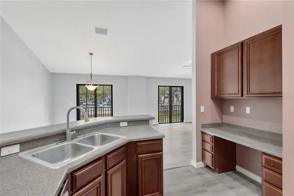 $269,000 | 16505 Kingletridge Avenue, Lithia, FL 33547