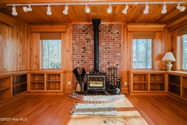 $975,000 | 121 Nixons Beach Road, Edenton, NC 27932