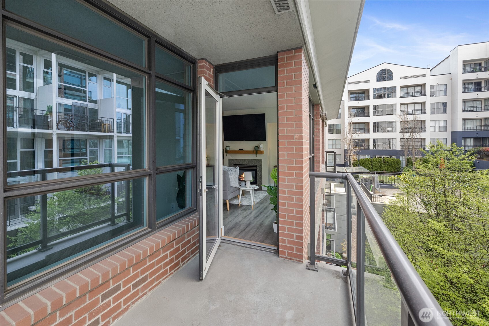 1420 Terry Avenue, Unit 607 Seattle, WA 98101 - Photo 8 of 40