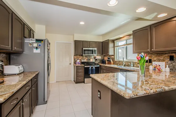 $470,000 | 46827 Creeks Bend, Canton, MI 48188