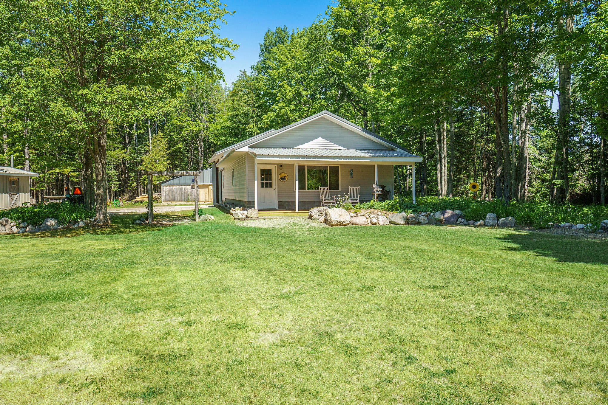 2719 Grant Siding Road Cheboygan, MI 49721 - Photo 40 of 47 Gallery Image 40