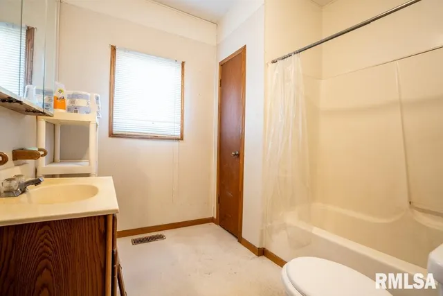 $45,000 | 803 South Cockrum Street, Sesser, IL 62884