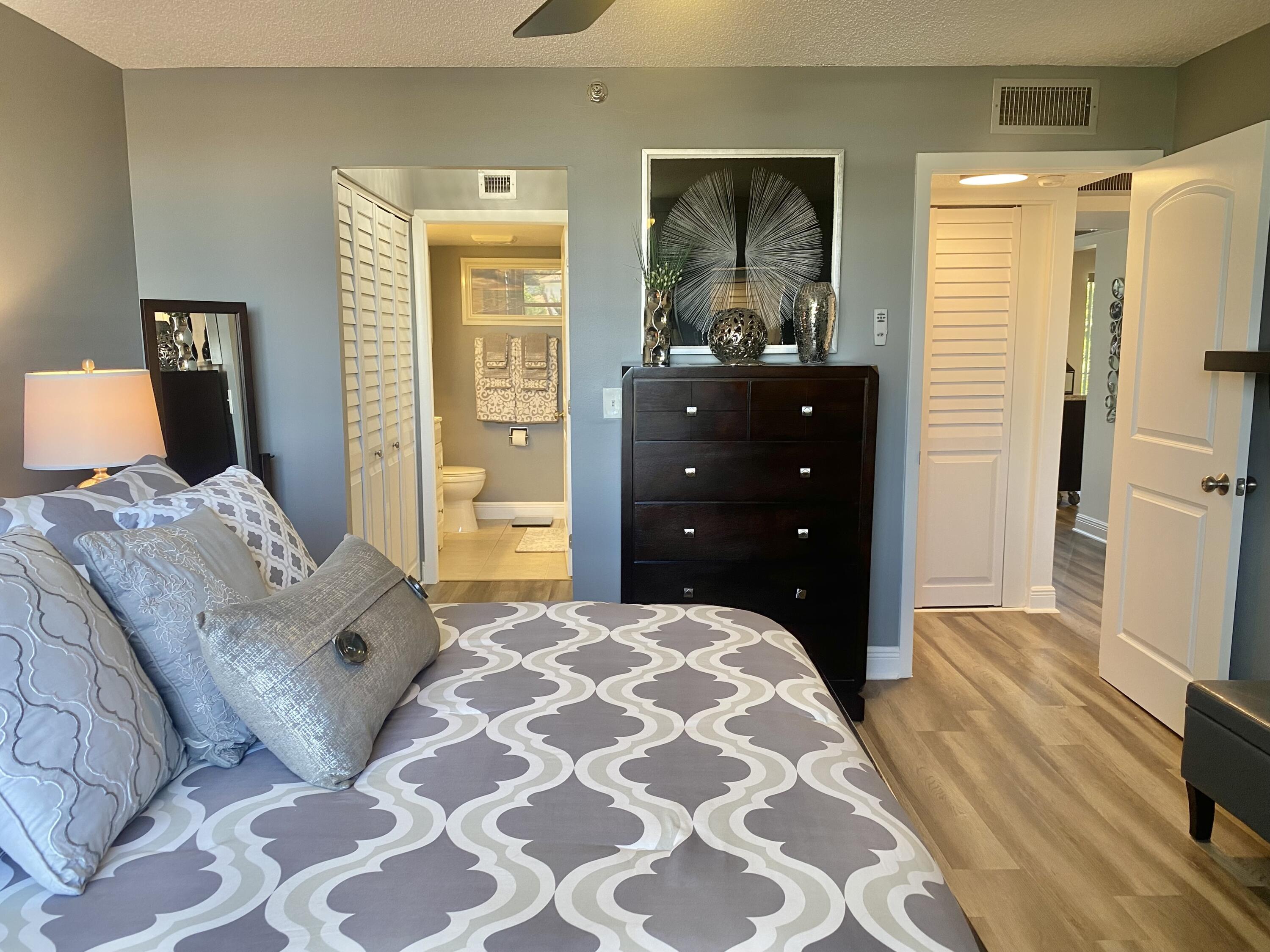 18 Royal Palm Way, Unit 306 Boca Raton, FL 33432 - Photo 21 of 39 IMG_9475