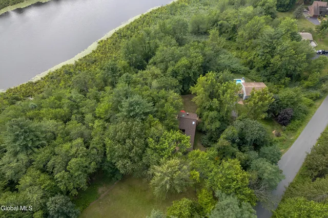 $315,000 | 104 Vosburgh Road, Poestenkill, NY 12018