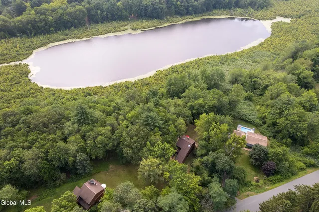 $315,000 | 104 Vosburgh Road, Poestenkill, NY 12018