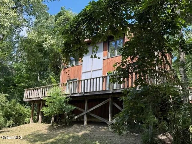 $315,000 | 104 Vosburgh Road, Poestenkill, NY 12018