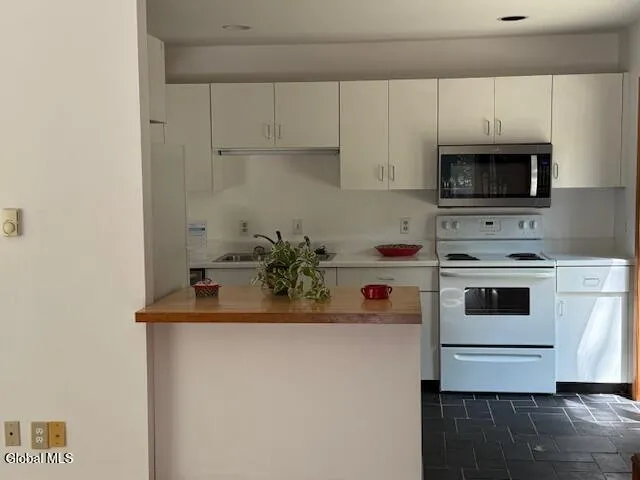 $315,000 | 104 Vosburgh Road, Poestenkill, NY 12018