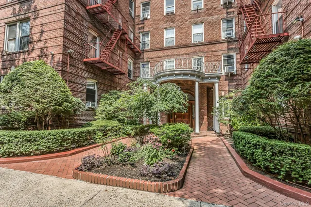 $353,000 | 111-39 76th Road, Unit B7 | Forest Hills